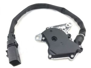 Achteruitrijschakelaar OEM 01V919821B - € 49,95