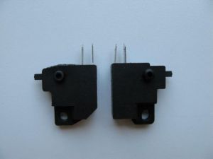 Remschakelaarset Rechts en Links  2 Pins